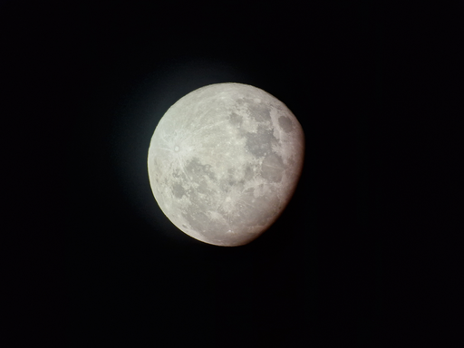 Ein Blick durchs Teleskop der Sternwarte