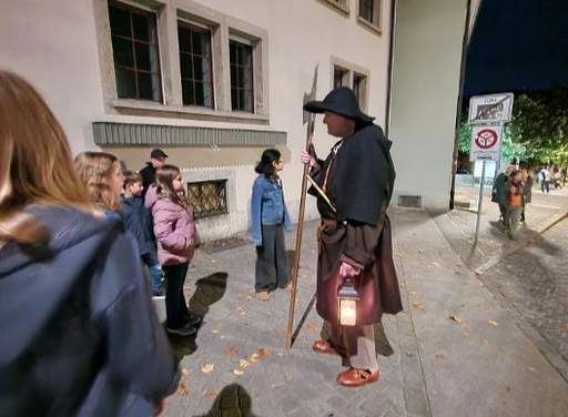 Durch die Gassen von Aarau, begleitet vom Nachtwächter